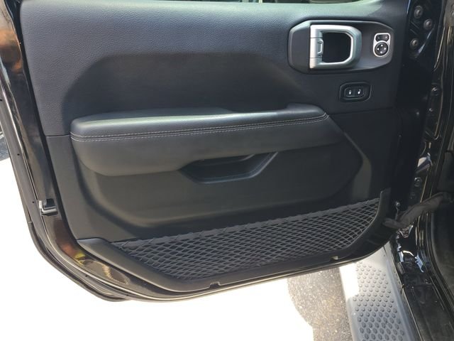 Used 2020 Black Jeep Unlimited Sahara image 8