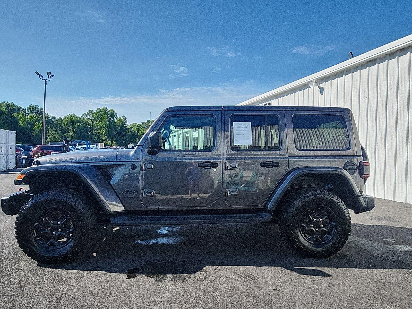 Used 2020  Jeep Rubicon image 2