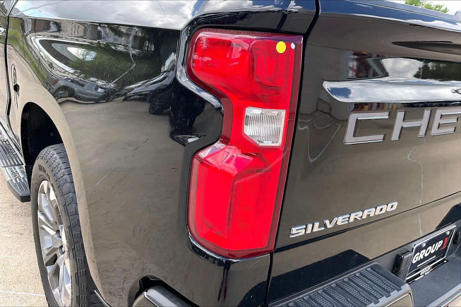 Used 2024 Black Chevrolet High Country image 28