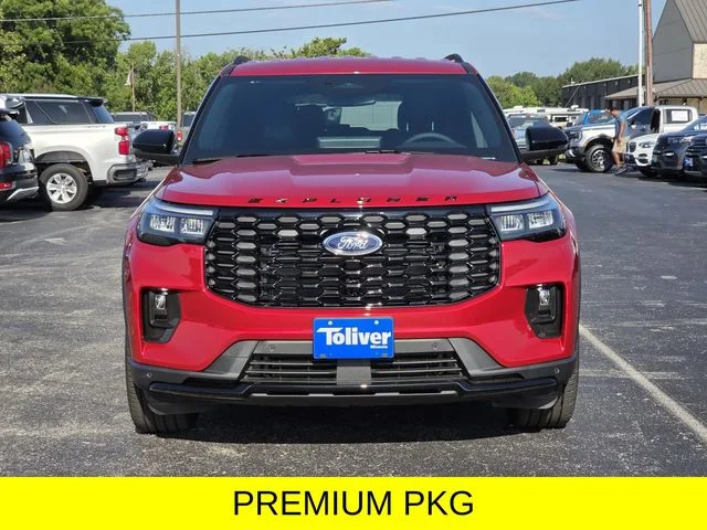 New 2026 Rapid Red Metallic Tinted Clearcoat Ford ST-Line image 3