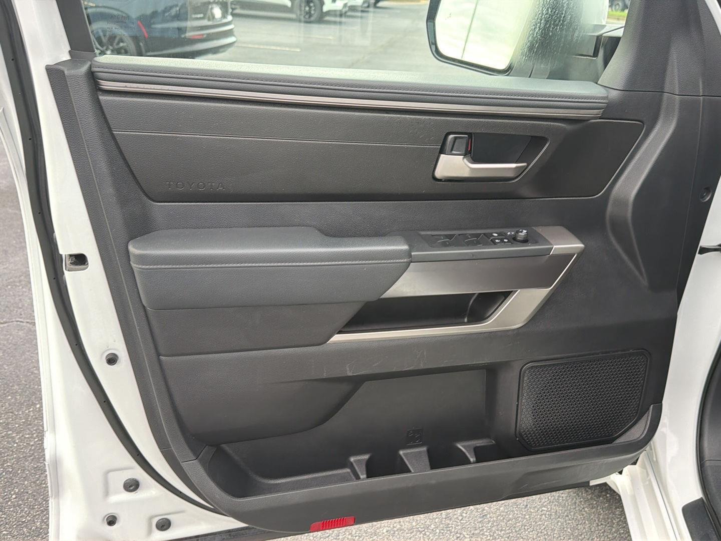 Used 2023 Ice Cap Toyota SR5 image 16