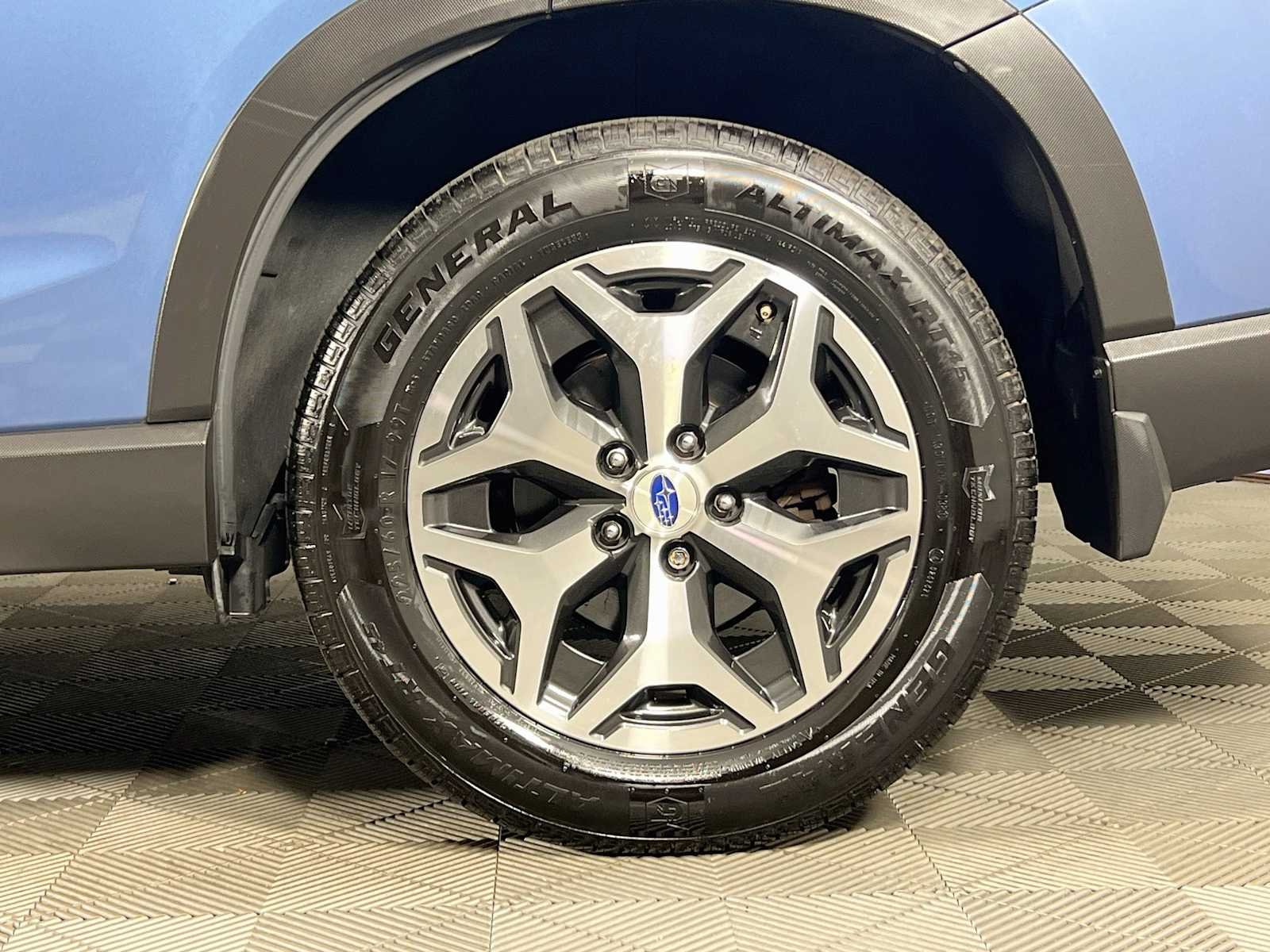 Used 2019 Horizon Blue Pearl Subaru Premium image 32