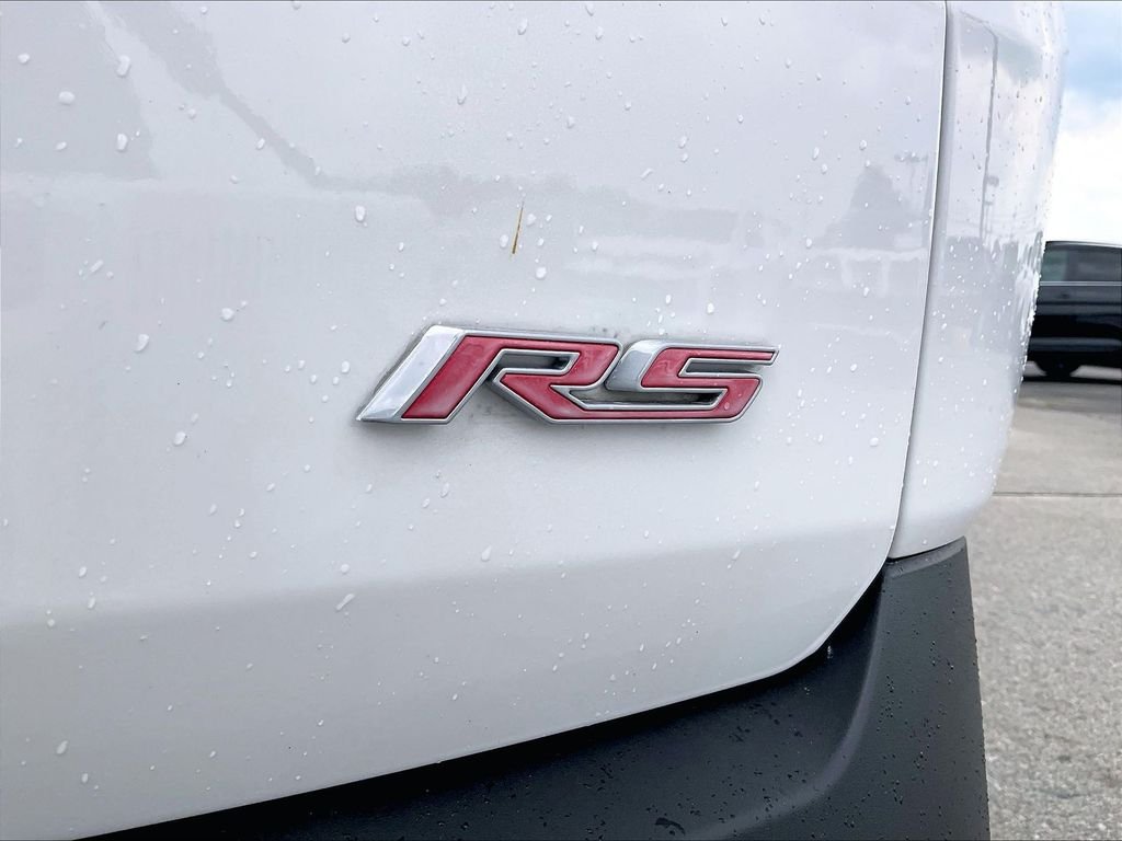 Used 2023 Summit White Chevrolet RS image 28