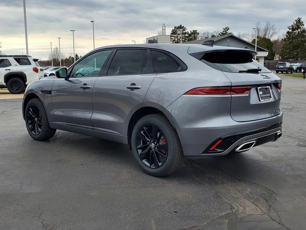 2026 Jaguar F-Pace R-Dynamic S - Photo 5