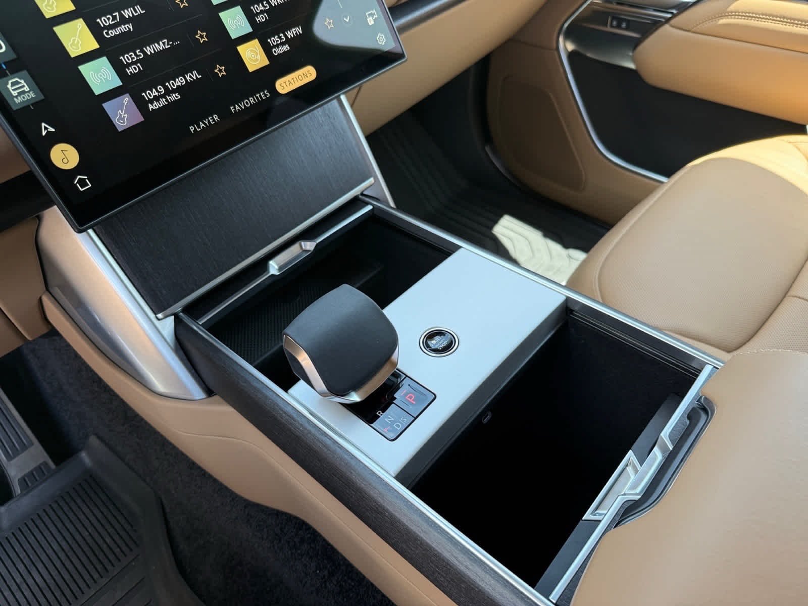 2025 Land Rover Range Rover SE - Photo 22