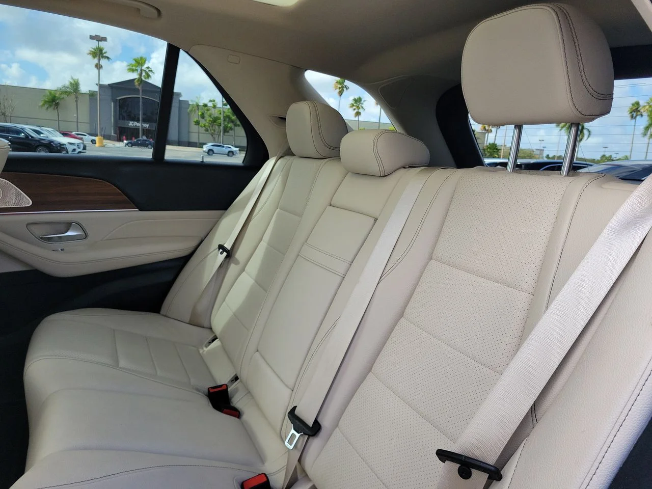 Certified Used 2023 White Mercedes-Benz GLE 350 image 13