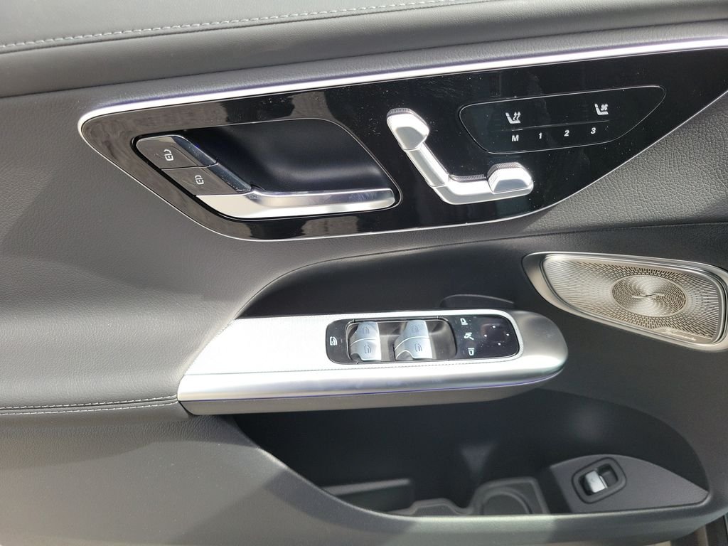New 2027 Verde Silver Metallic Mercedes-Benz GLC 300 image 16