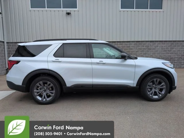 New 2026 Space White Metallic Ford Active image 2
