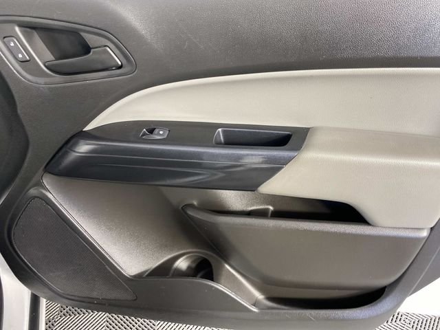 Used 2022 White GMC Elevation Standard image 22
