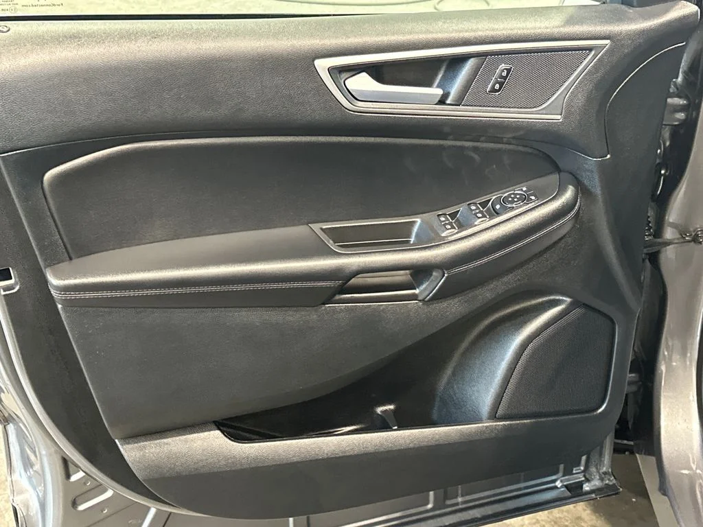 Used 2024 Gray Ford SEL image 24