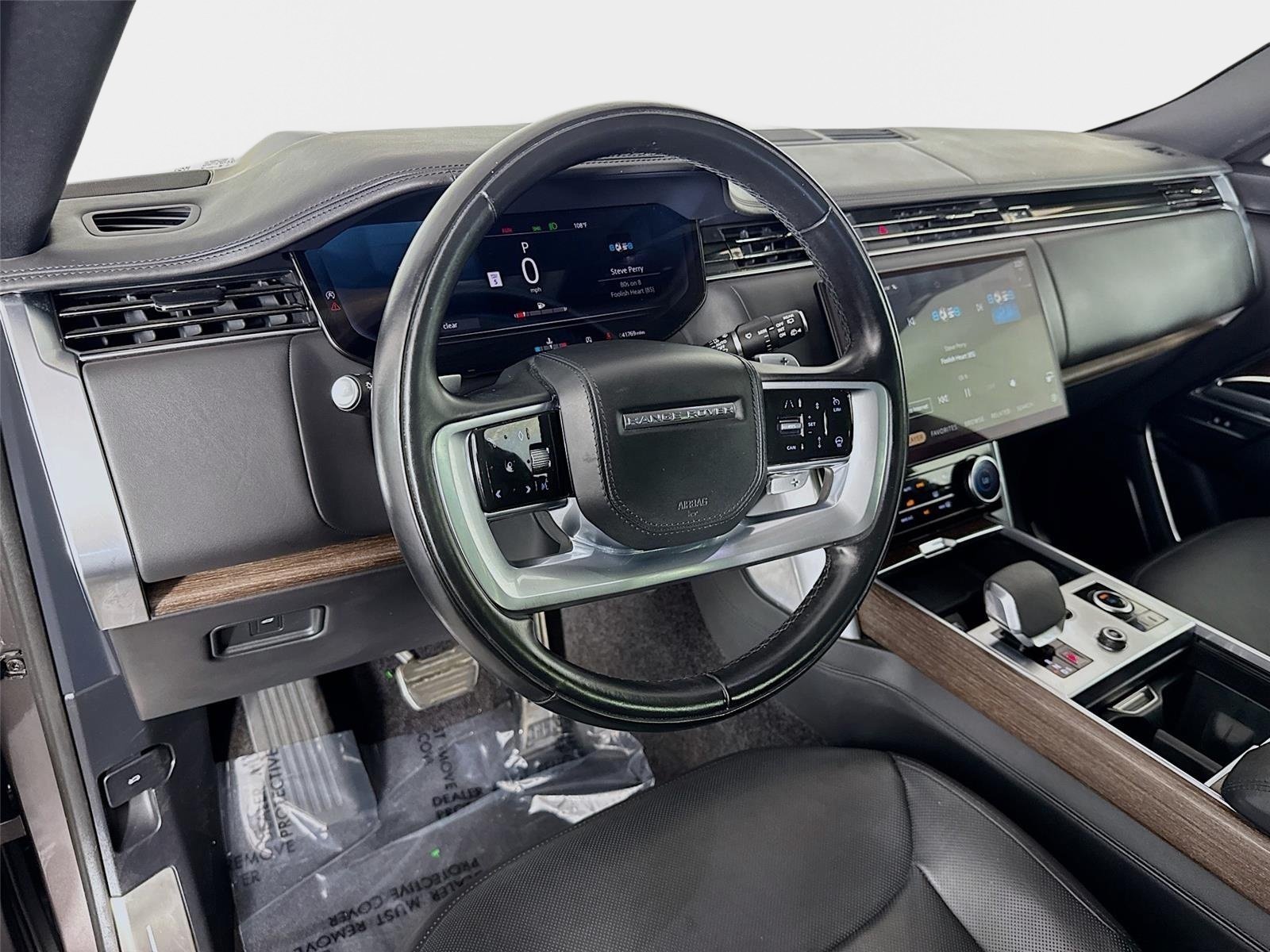 Used 2023 Charente Gray Premium Metallic Land Rover SE image 9