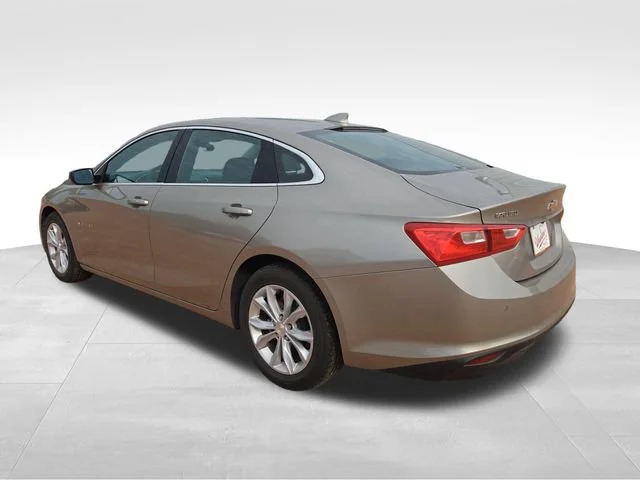 Used 2025 Mineral Gray Metallic Chevrolet 1LT image 3