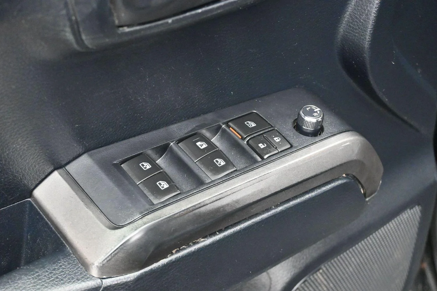 Used 2016 Black Toyota SR image 10