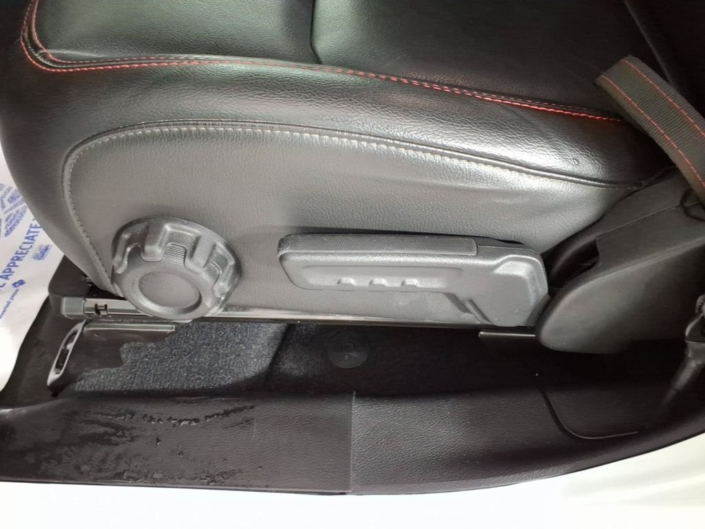 Used 2023 White Jeep Rubicon image 13