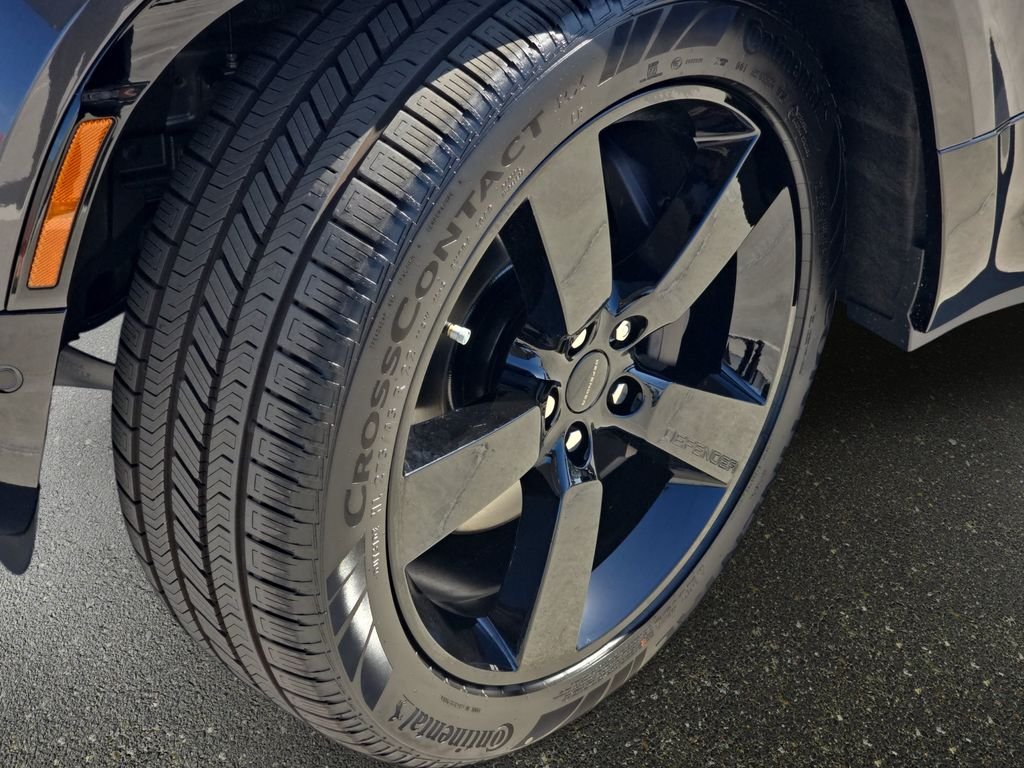 New 2026 Carpathian Grey Land Rover X-Dynamic SE image 35