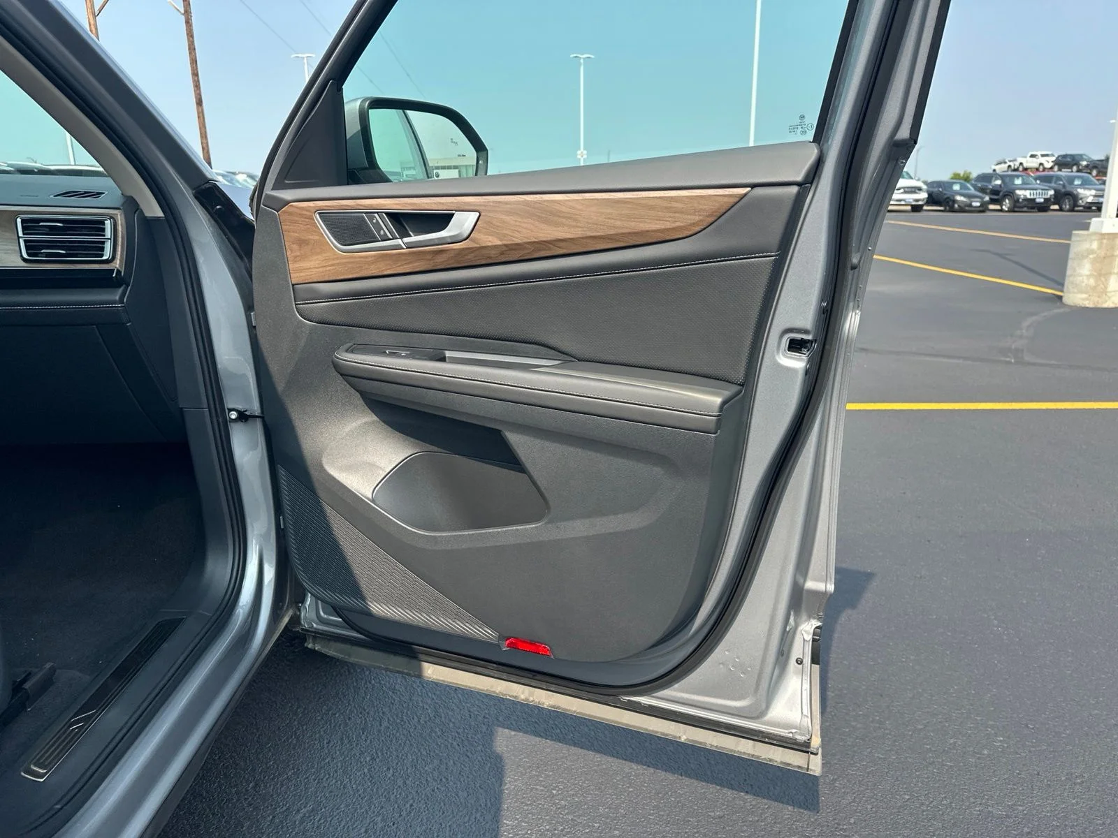 2026 Volkswagen Atlas SE w/Tech - Photo 46