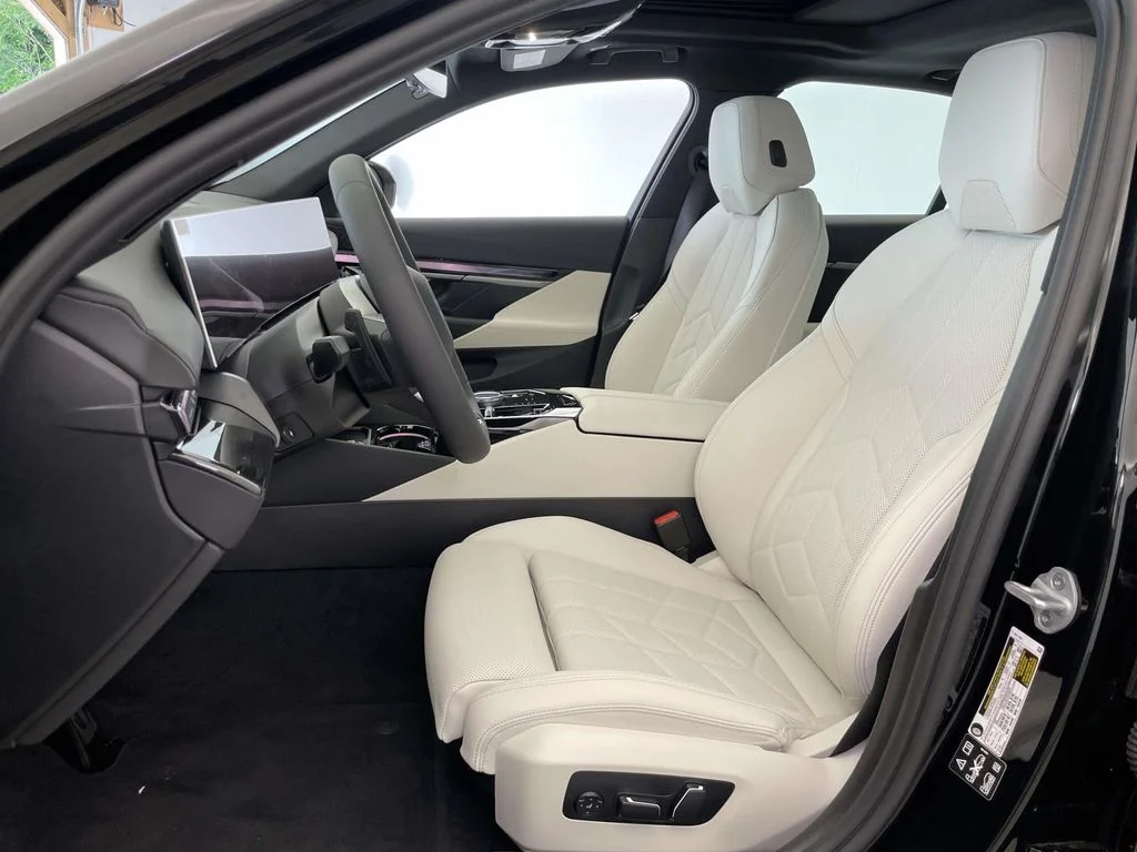 New 2027 Black BMW 530i xDrive image 13