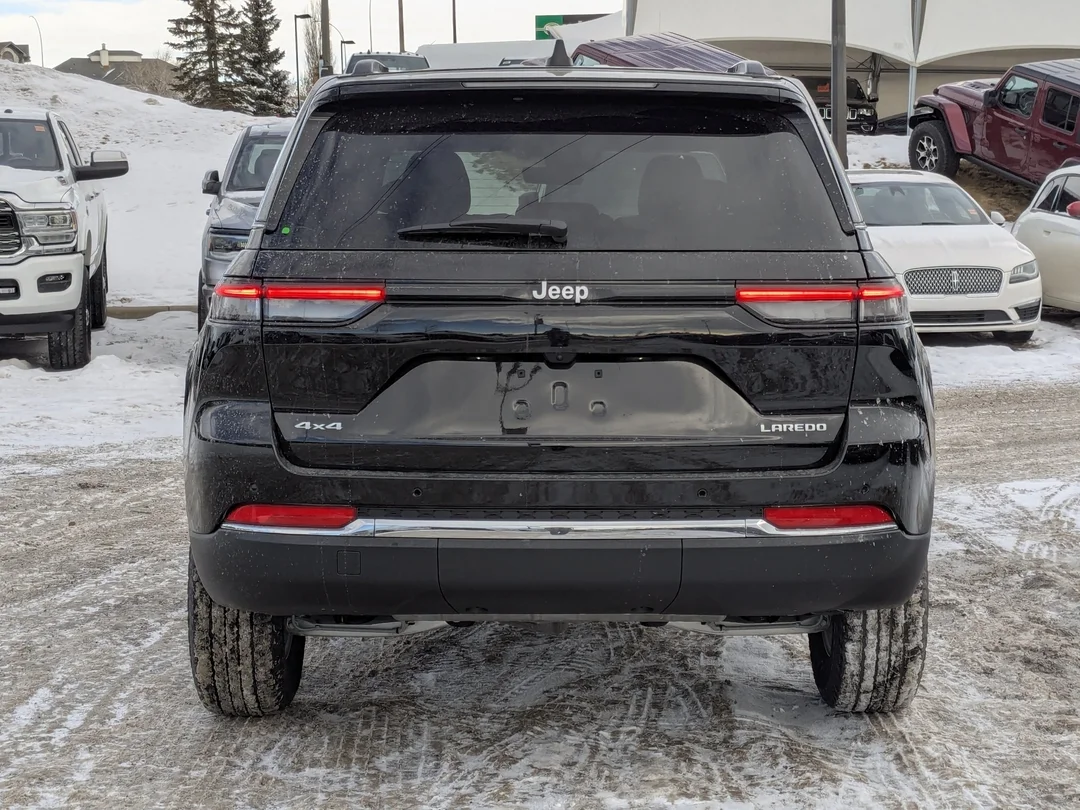 New 2025 Black Jeep Laredo - - 4x4 - Power Sunroof - Power Liftgate - Wireless Charging - Remote Start & More! image 7