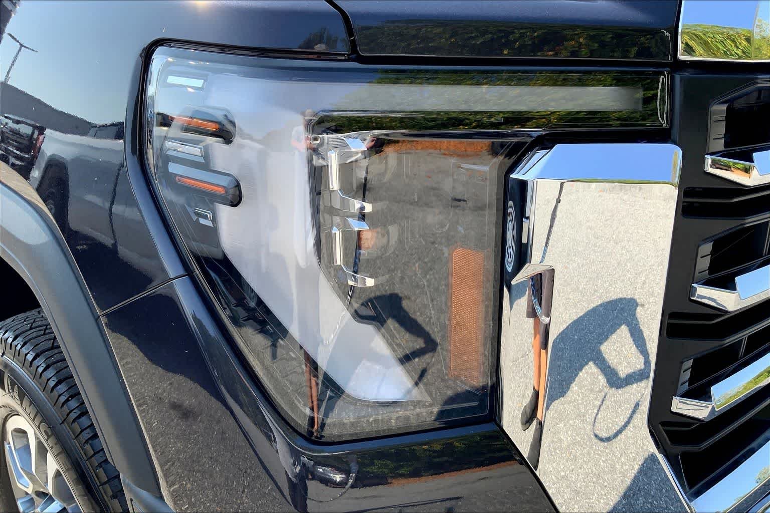 2025 GMC Sierra 3500HD SLT - Photo 13