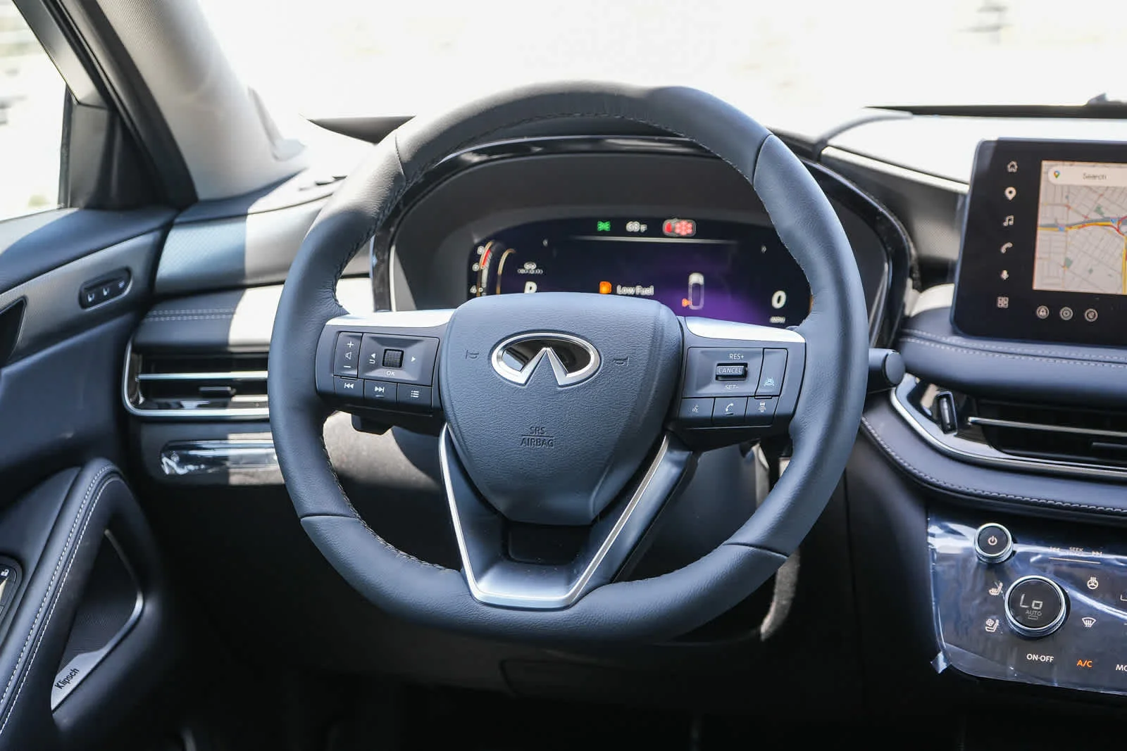 New 2027 MINERAL BLACK INFINITI Luxe FWD image 17