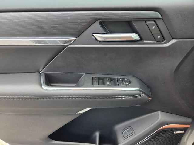 New 2026 Sterling Metallic GMC Elevation image 12