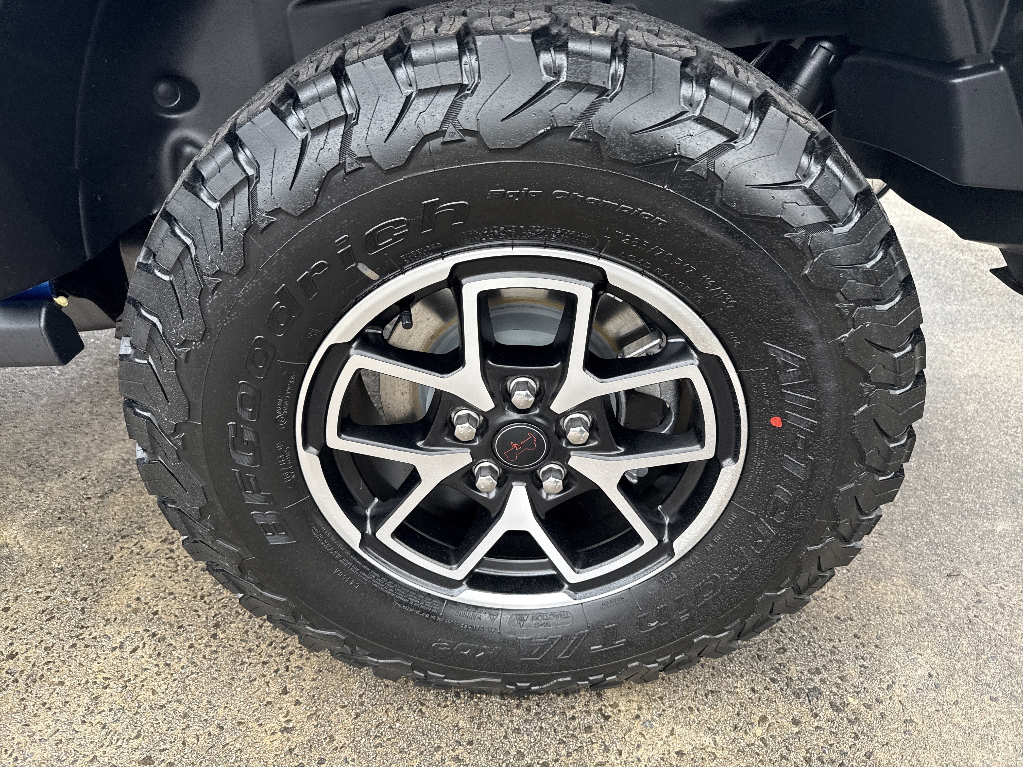 New 2026 Hydro Blue Pearlcoat Jeep  image 21