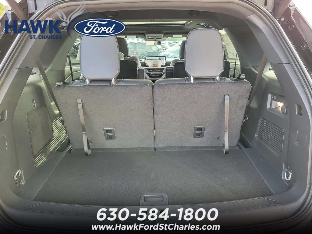 New 2027 Agate Black Metallic Ford 4DR 4WD ST-LINE image 18