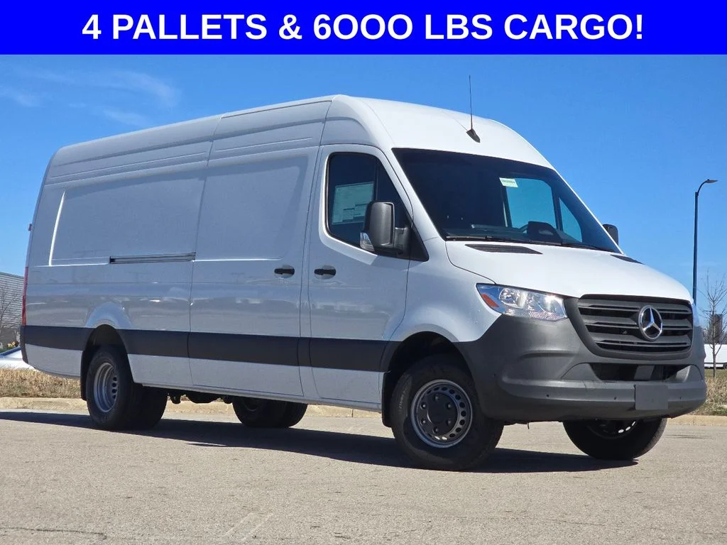 2026 Mercedes-Benz Sprinter 4500 170 Ext WB HO High Roof's photo