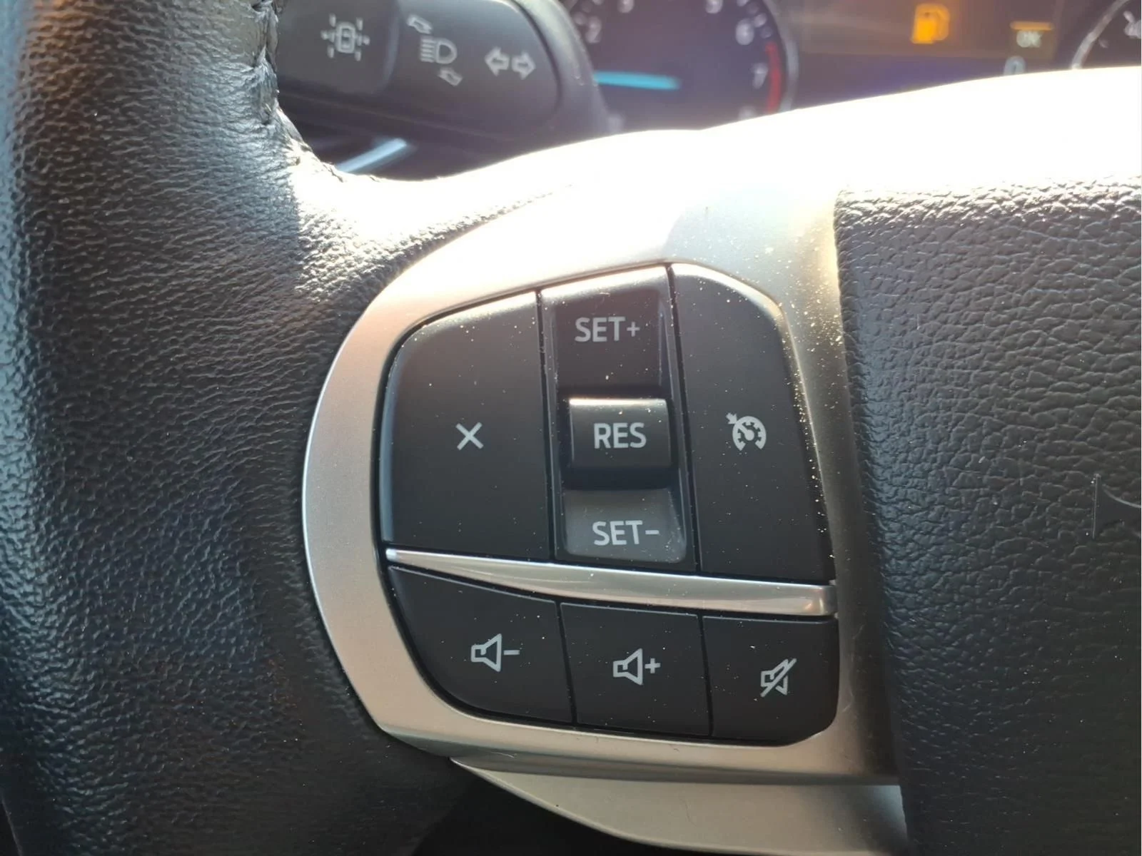 Used 2022 Black Ford XLT image 27