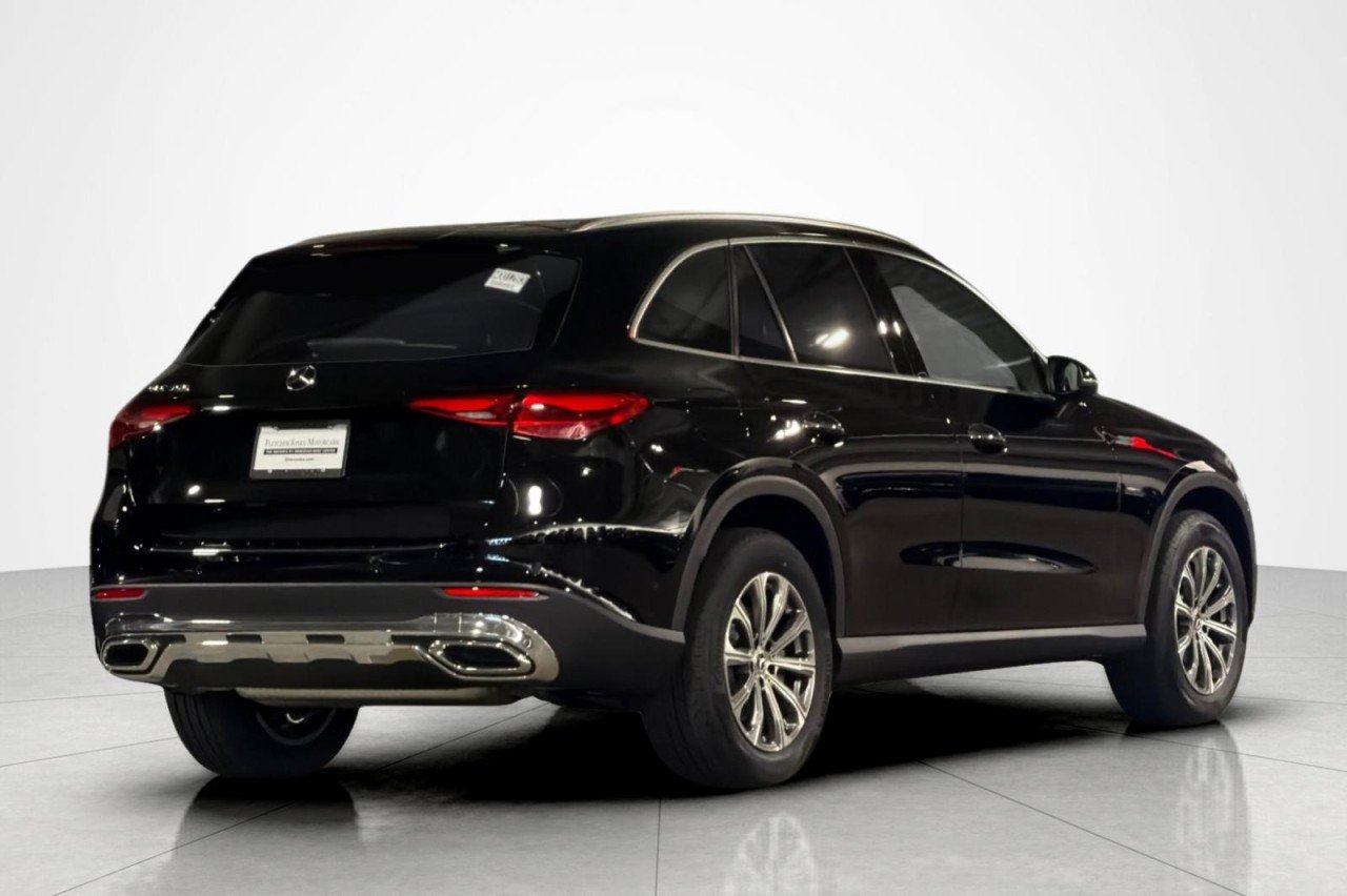 New 2026 Black Mercedes-Benz GLC 300 SUV image 5