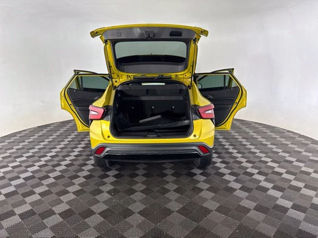 Used 2025 Yellow Chevrolet 2RS image 25