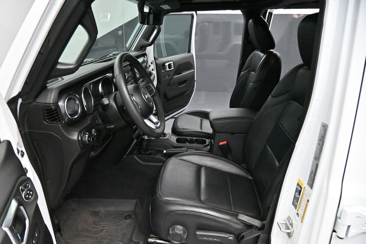 Used 2023 White Jeep Sahara Altitude image 12