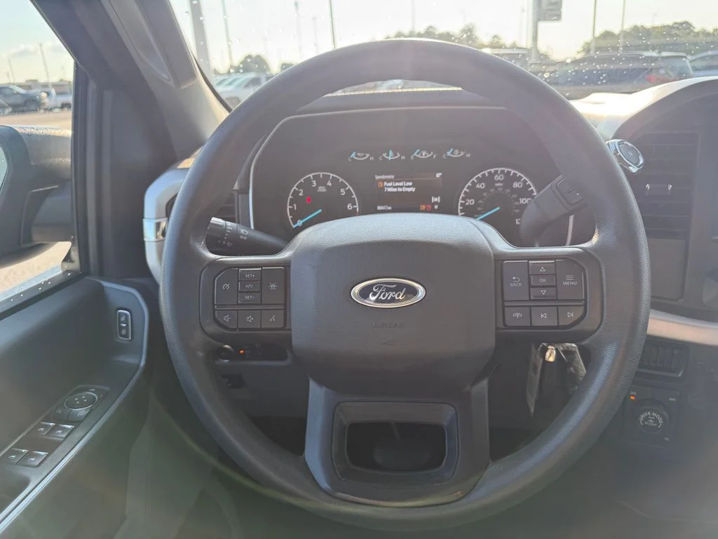 Used 2023 Blue Ford XLT image 9