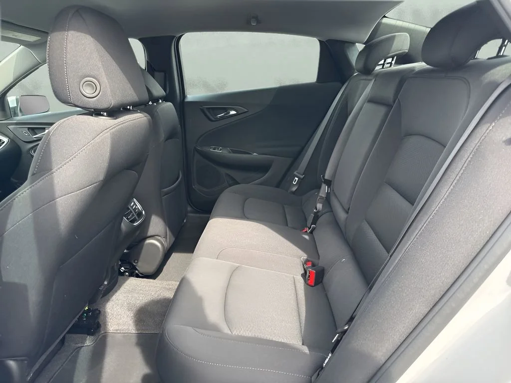 Used 2024 Summit White Chevrolet 1LT image 12
