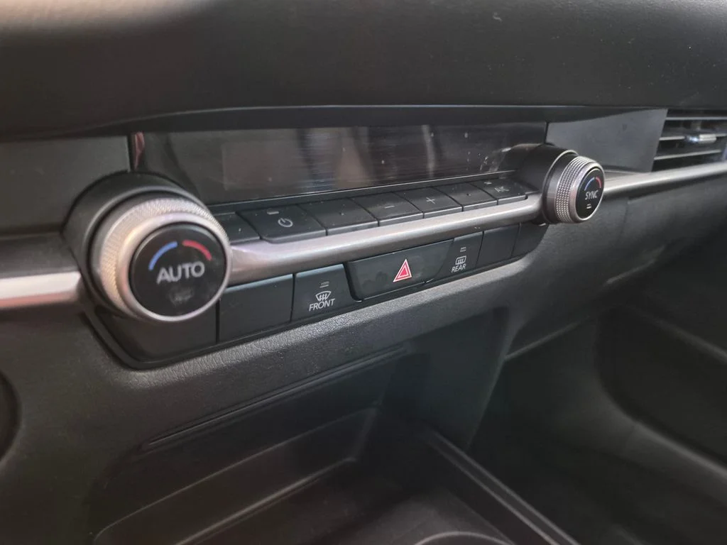 Used 2021 Silver Mazda Select image 22
