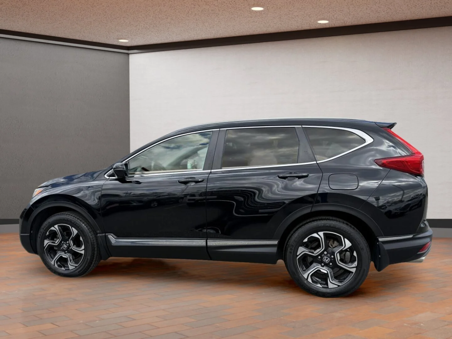 Used 2019 Black Honda Touring Awd Cvt image 2