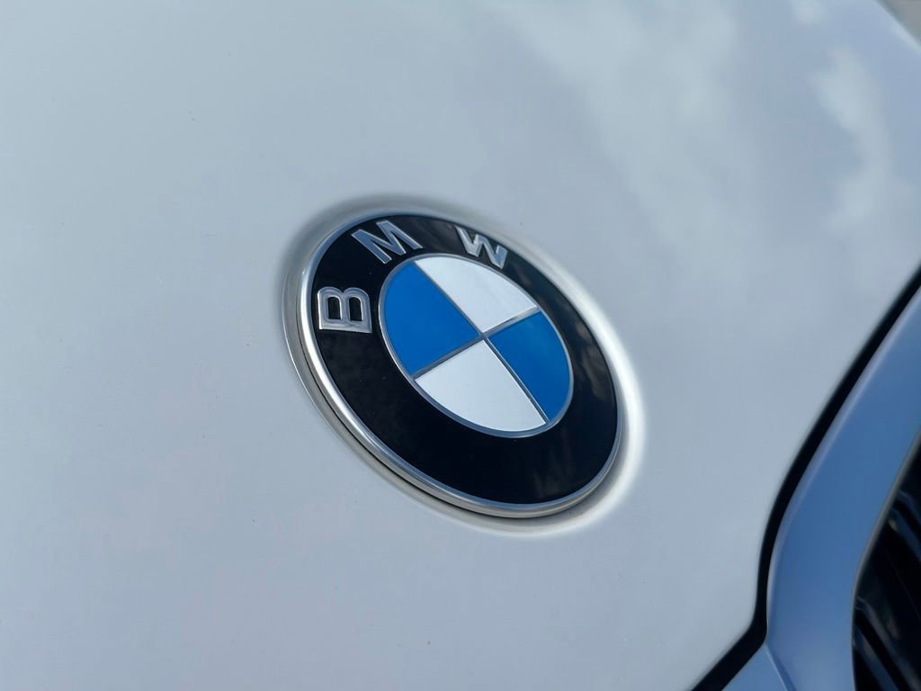 New 2026 Mineral White Metallic BMW 330i xDrive image 11