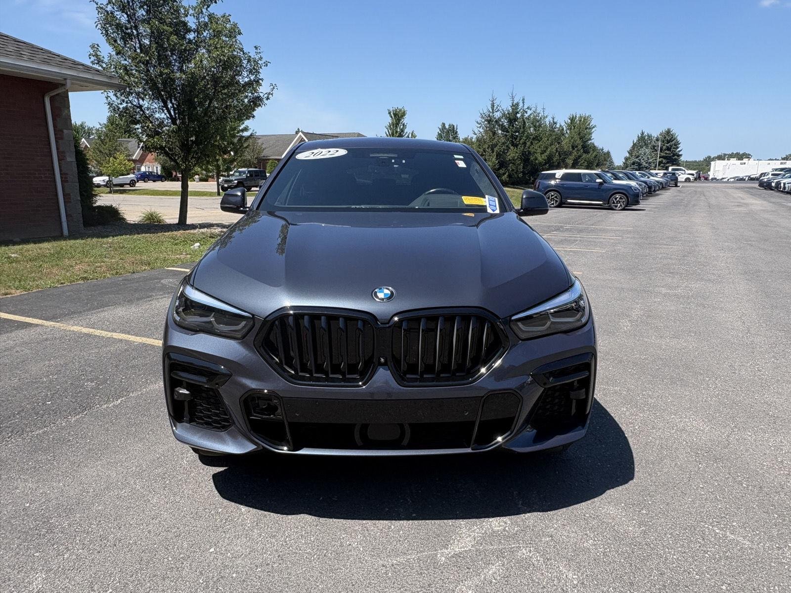 Used 2022 Arctic Gray Metallic BMW xDrive40i image 2