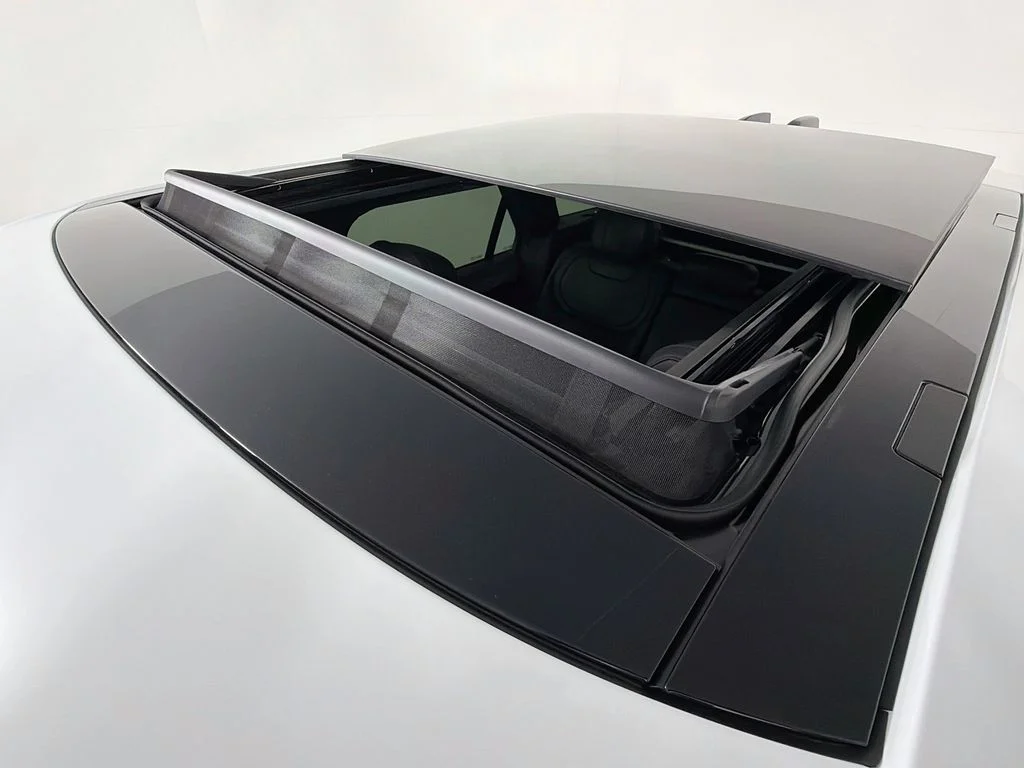 New 2026 Fuji White Land Rover SE image 23