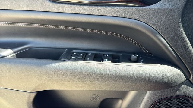 Used 2022 Red Jeep Limited image 21