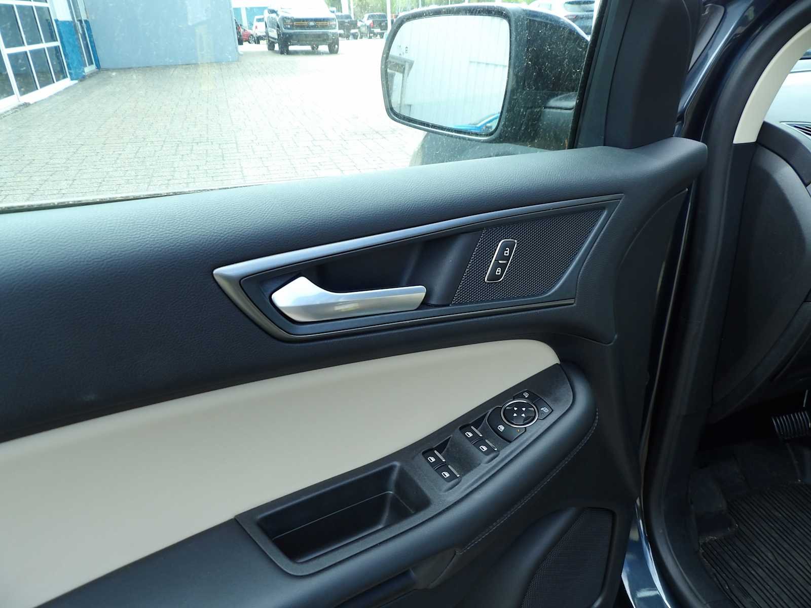 New 2024 Stone Blue Metallic Ford SE image 10