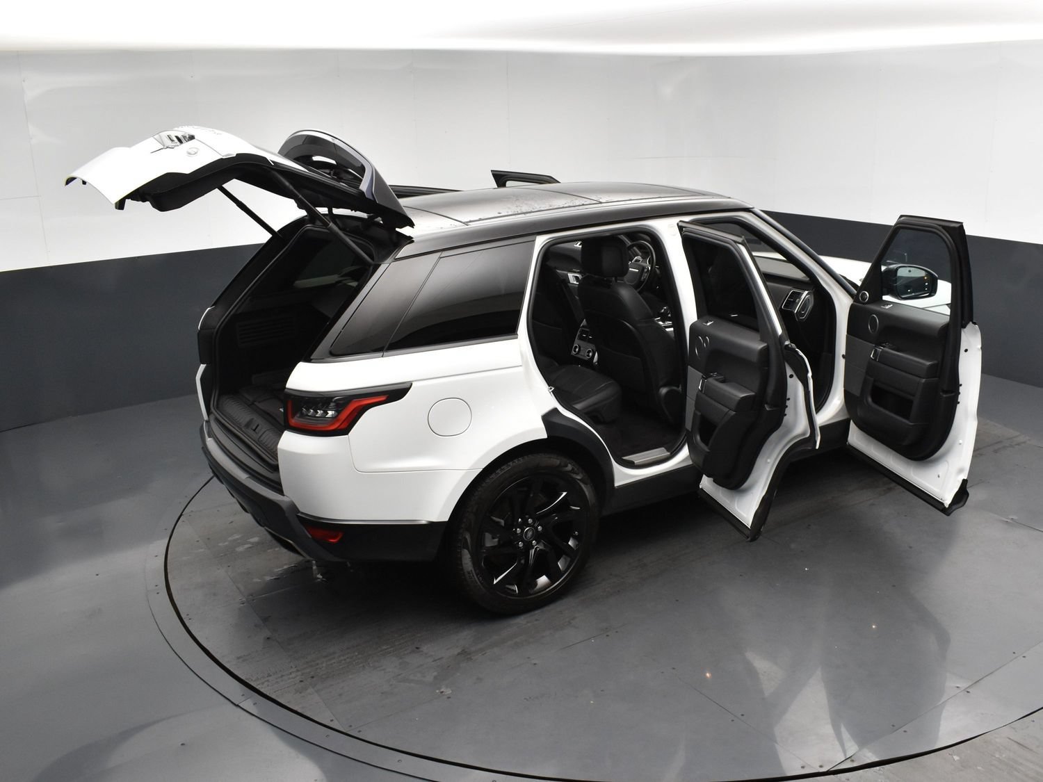 Used 2019 Fuji White Land Rover HSE image 27