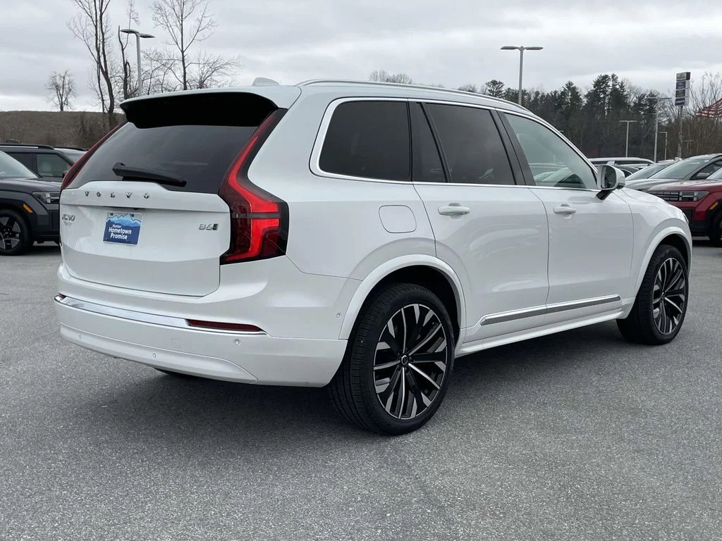 2026 Volvo XC90 Plus - Photo 24