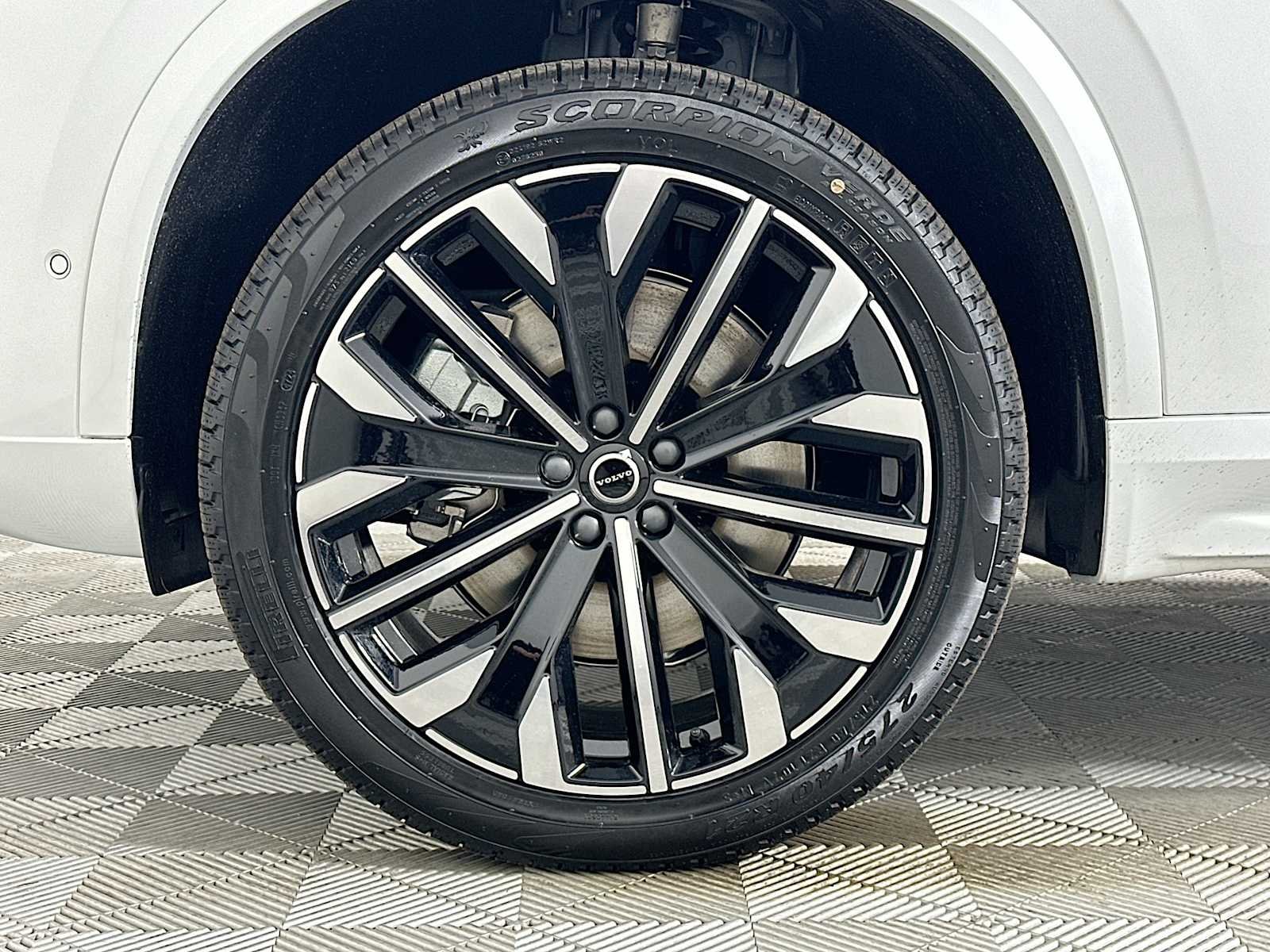 2025 Volvo XC90 Ultra - Photo 30