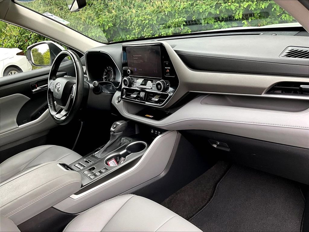 Used 2023 Beige Toyota XLE image 14