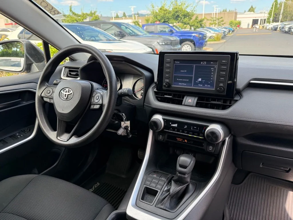 Used 2019 Silver Toyota LE image 21