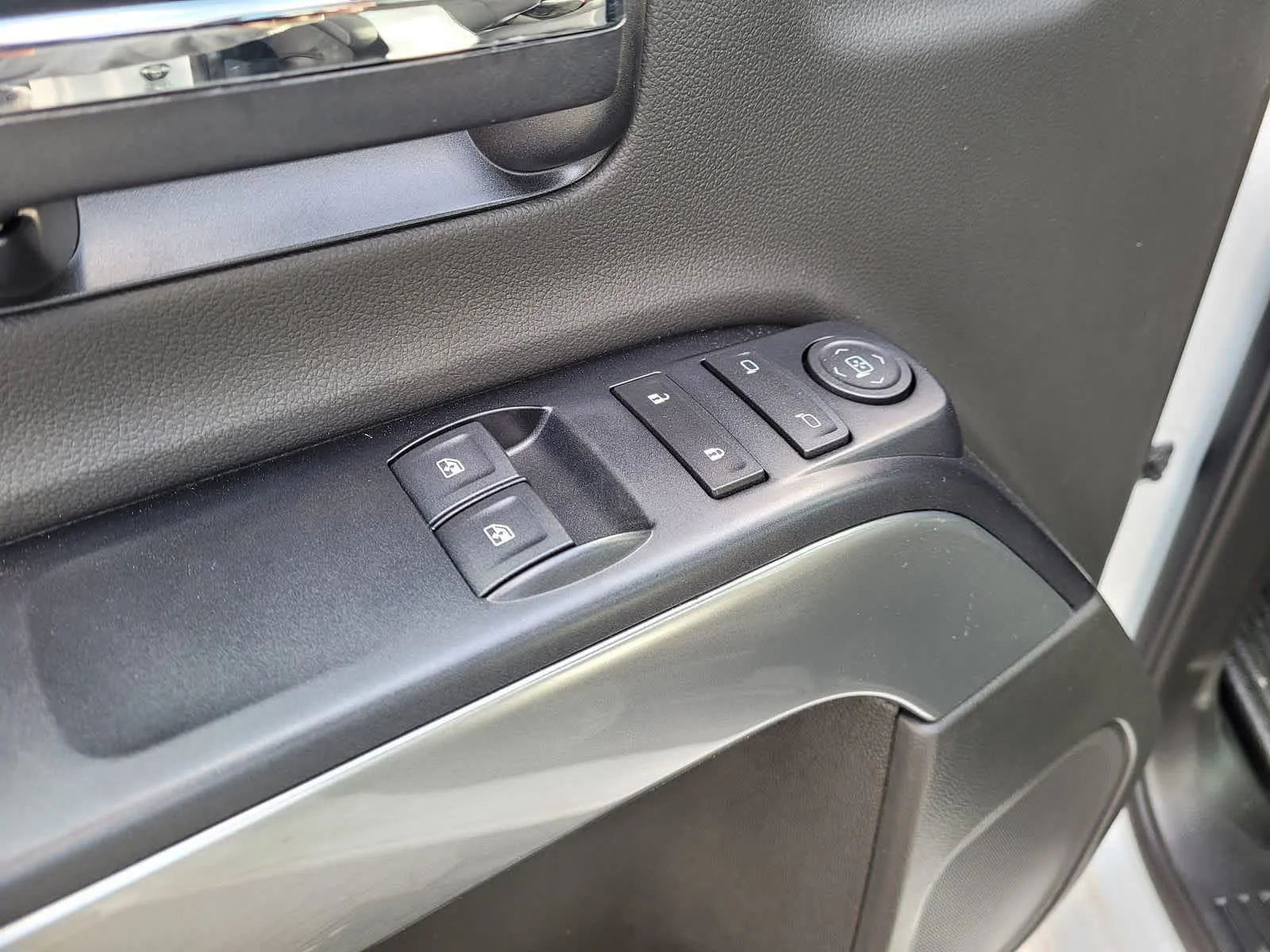 New 2023 Summit White Chevrolet LT image 8