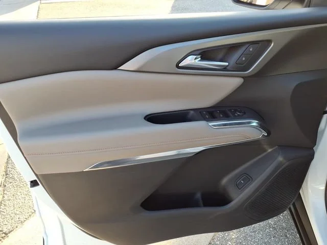 Used 2026 Summit White Chevrolet LT image 19