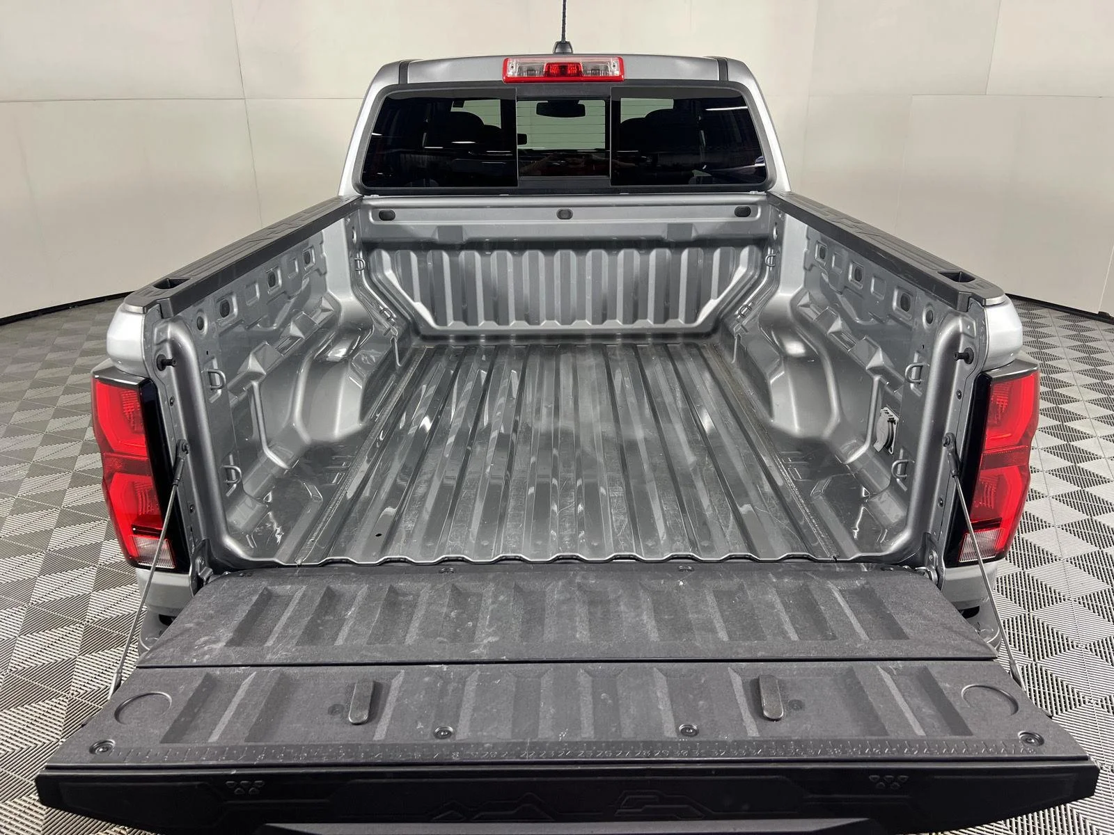 Used 2024 Sterling Gray Metallic Chevrolet Z71 image 30