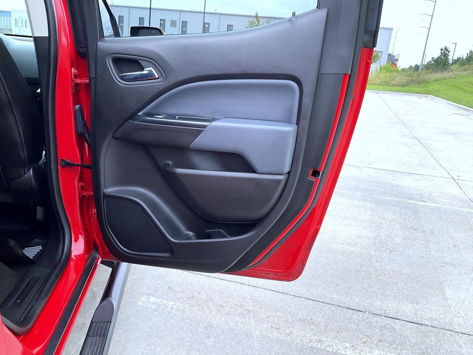 Used 2017 Red Chevrolet Z71 image 21